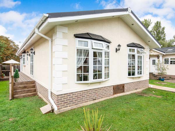 freehold park homes for sale uk